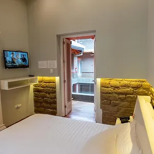 casa-anabela-hotel-boutique.hotelsquito.com/